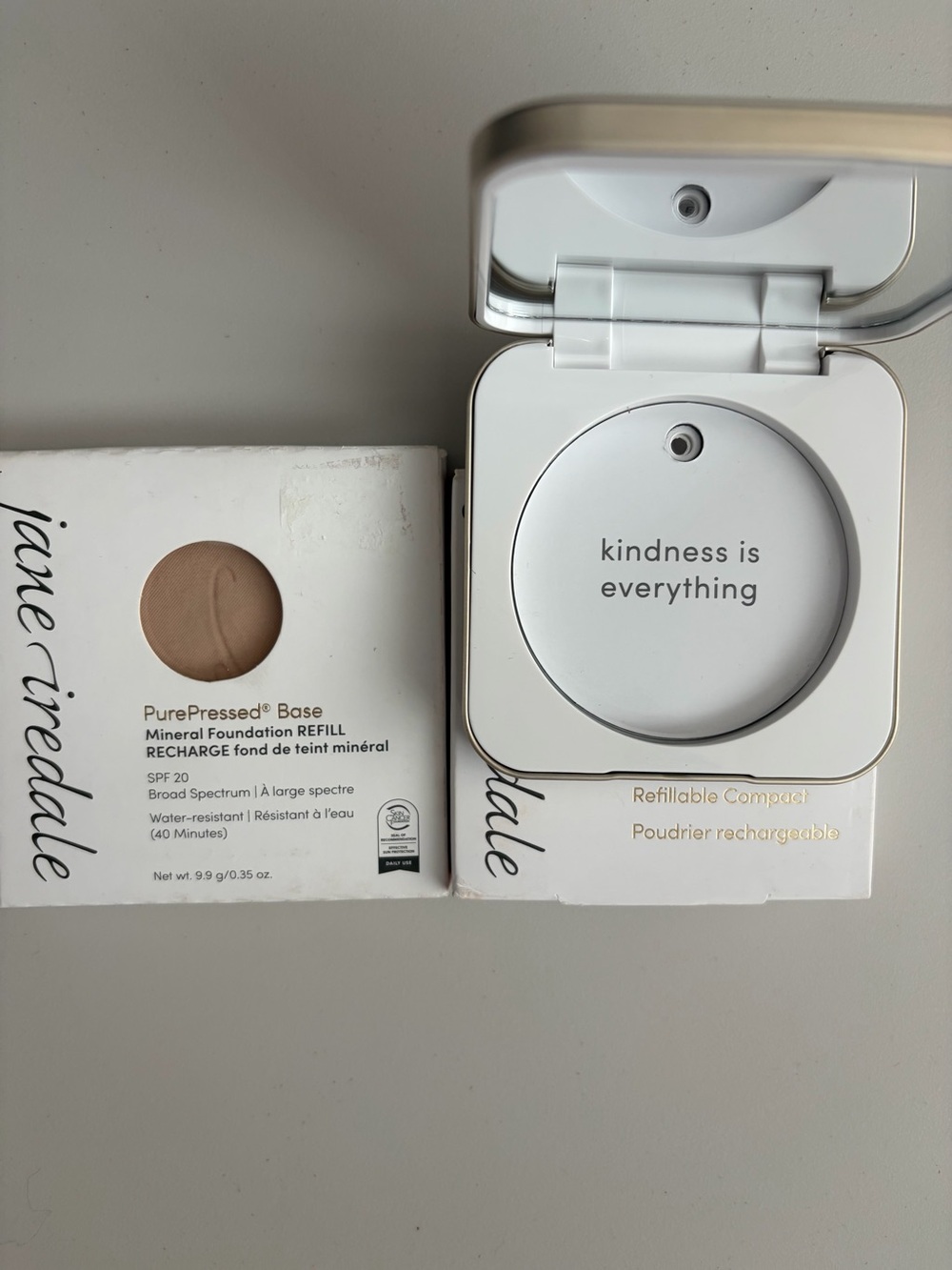 Jane Iredale PurePressed Mineral Foundation Refillable Case +Refill Shade SATIN